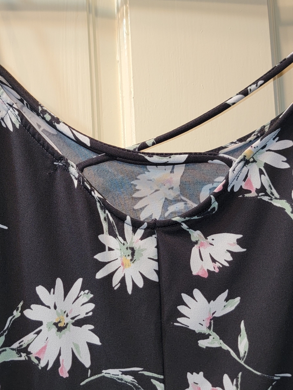 Kaileigh - Valette Back Detail Cold Shoulder Knit Top- Size 2X - Picture 6 of 7
